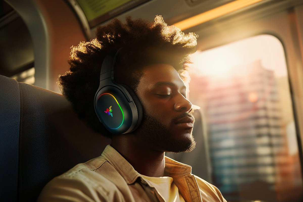 Barracuda X Chroma - Headset - 7.1 channel - full size - Bluetooth / 2.4 GHz radio frequency - wireless - black thumbnail