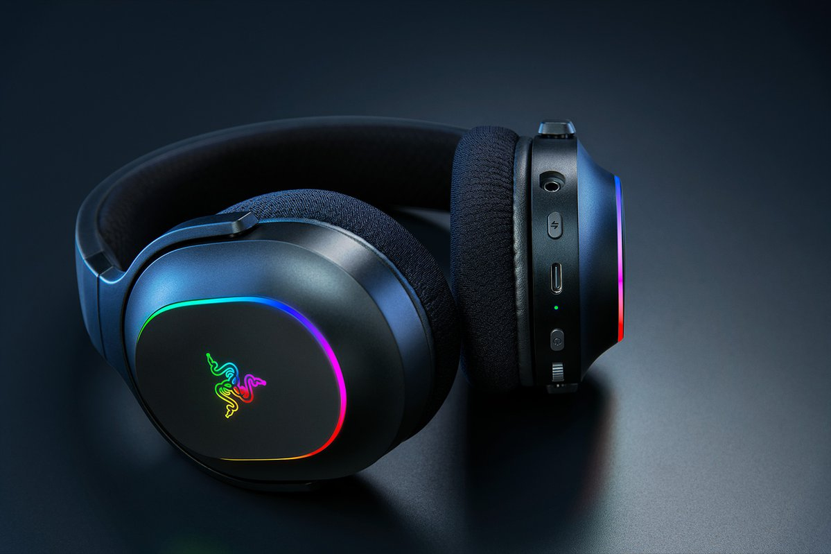 Barracuda X Chroma - Headset - 7.1 channel - full size - Bluetooth / 2.4 GHz radio frequency - wireless - black thumbnail