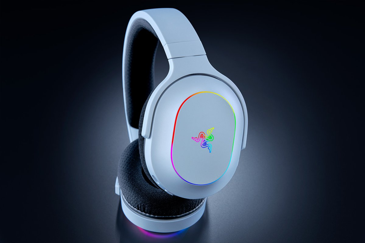 Barracuda X Wireless Multi-Platform Gaming Headset Chroma White Edition thumbnail