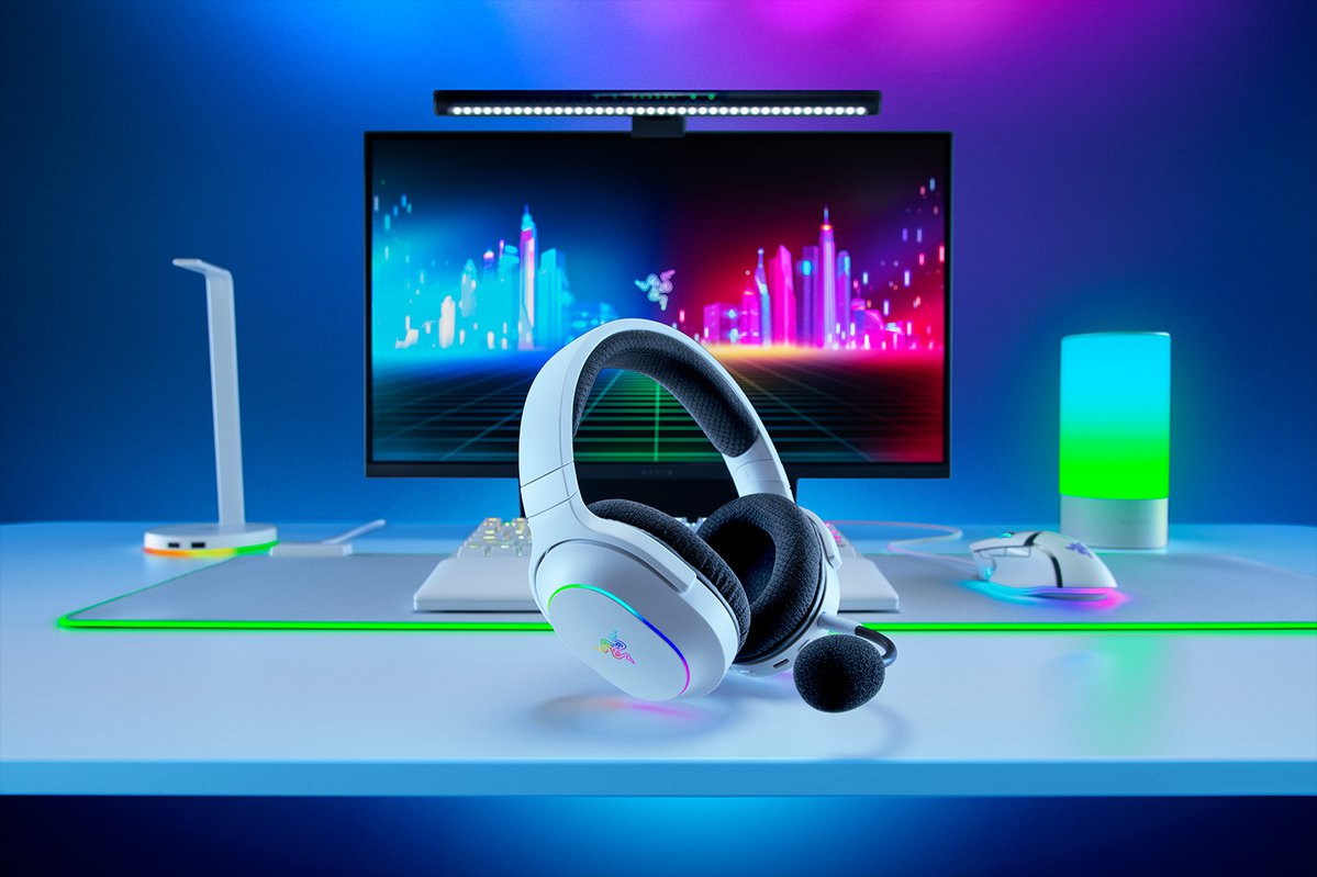 Barracuda X Wireless Multi-Platform Gaming Headset Chroma White Edition thumbnail