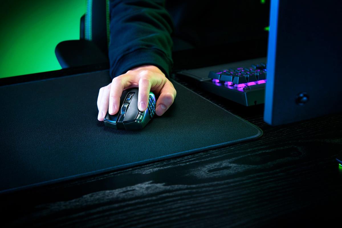 Naga V2 HyperSpeed - Mouse - ergonomic - right-handed - optical - 21 buttons - wireless - Bluetooth, 2.4 GHz - USB wireless receiver thumbnail
