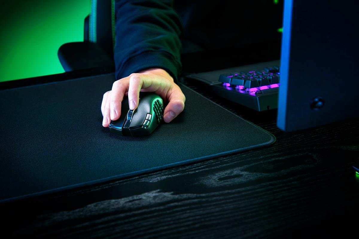 Naga V2 HyperSpeed - Mouse - ergonomic - right-handed - optical - 21 buttons - wireless - Bluetooth, 2.4 GHz - USB wireless receiver thumbnail