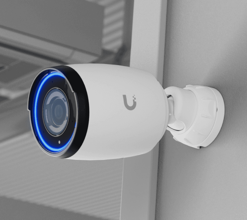 Indoor/outdoor 4K PoE camera with 3x optical zoom and long-distance smart detection capability thumbnail