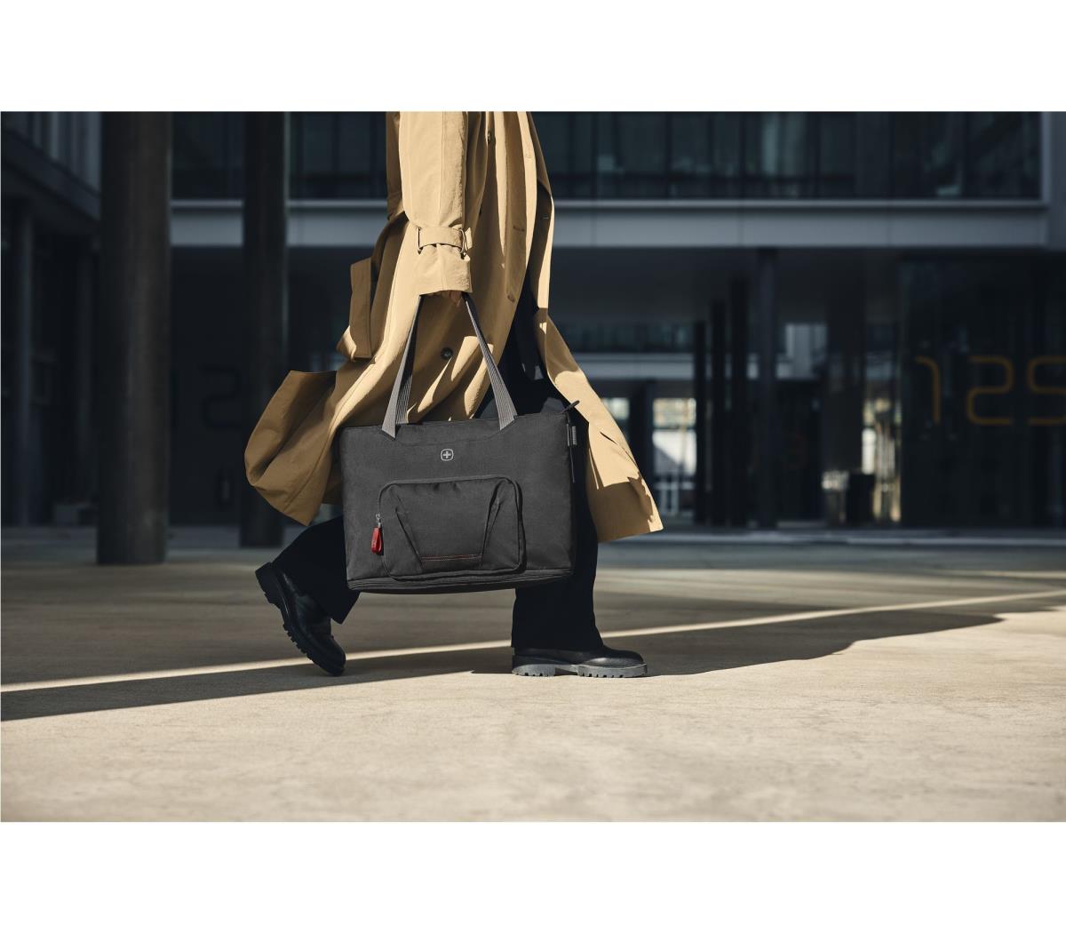 Motion Deluxe Tote Chic Black thumbnail