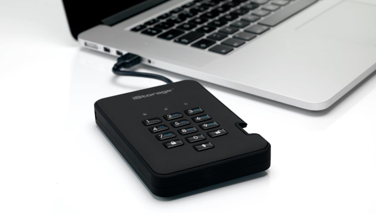 diskAshur2 SSD 256-bit 2TB - Black thumbnail