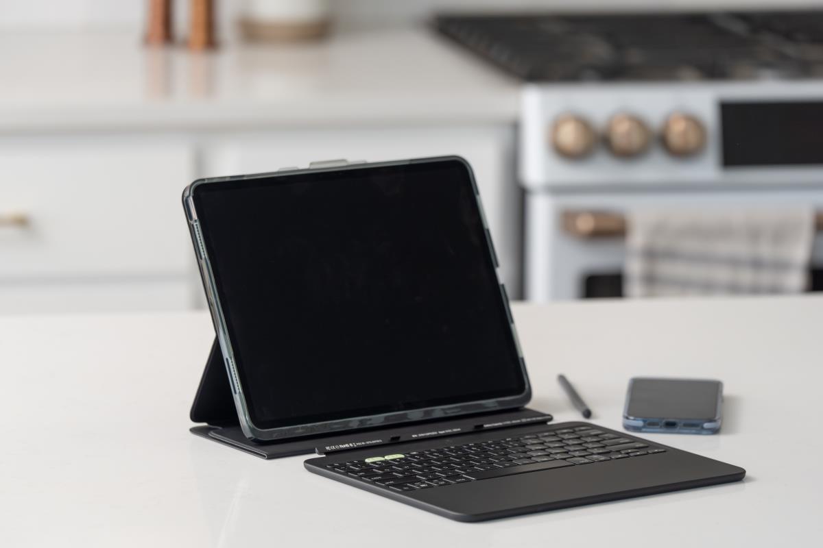 PRO KEYS 2 BLACK UK thumbnail