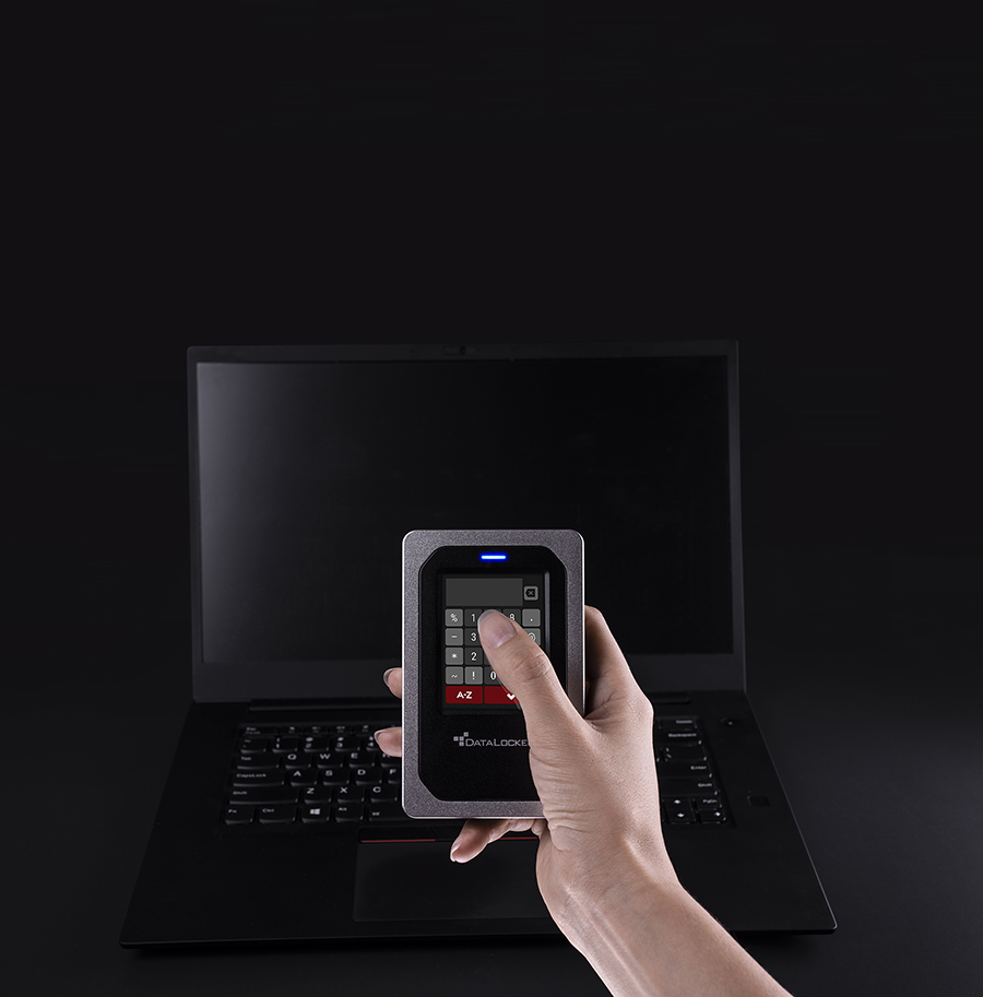 DataLocker DL4 FE 7.6TB USB-C / -A SSD thumbnail