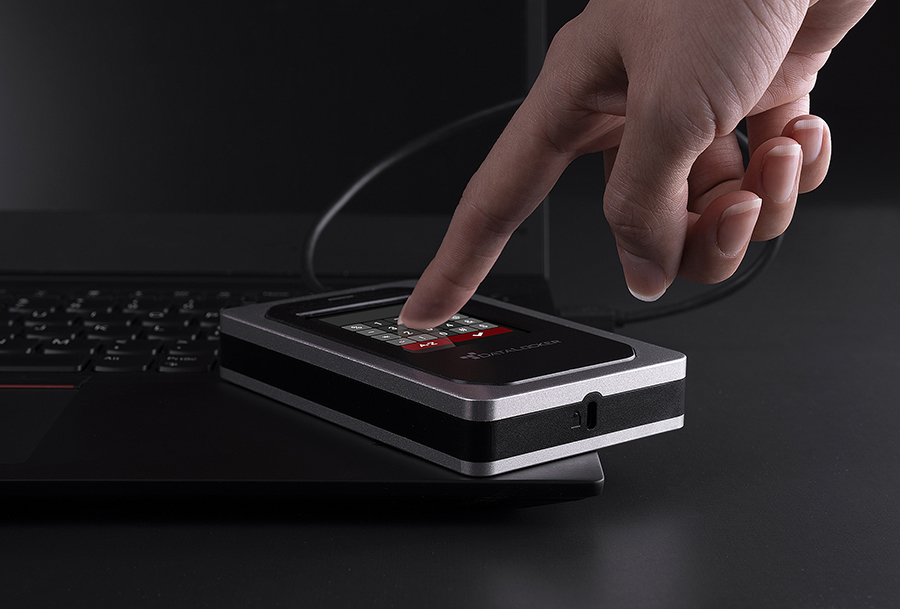 DataLocker DL4 FE 2TB USB-C / -A SSD thumbnail