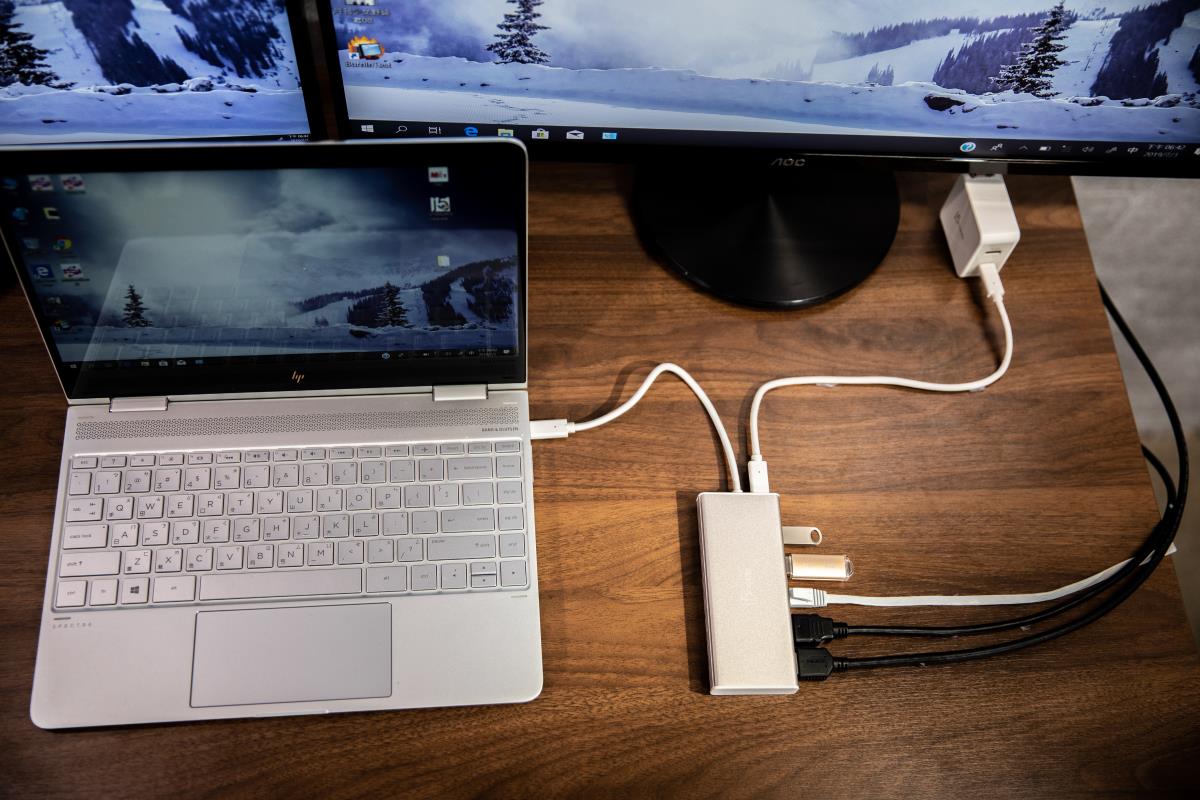 JCD381-N USB-C� Dual HDMI� Mini Dock thumbnail