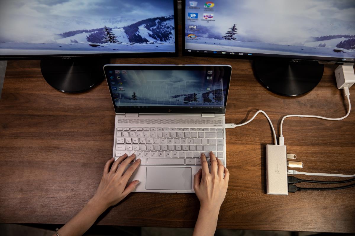 JCD381-N USB-C� Dual HDMI� Mini Dock thumbnail