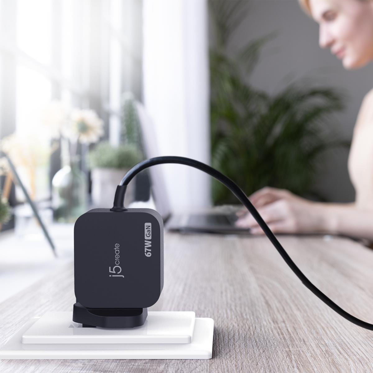 67W GAN PD USB-C MINI CHARGER thumbnail