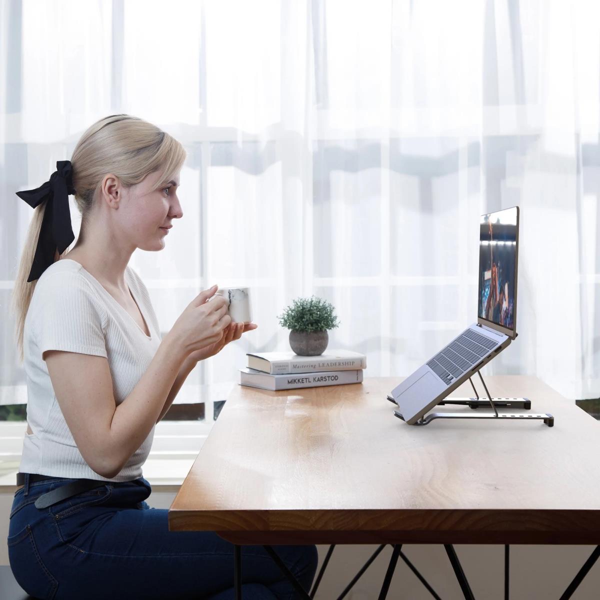 LAPTOP STAND WITH USB 4-PT HUB thumbnail