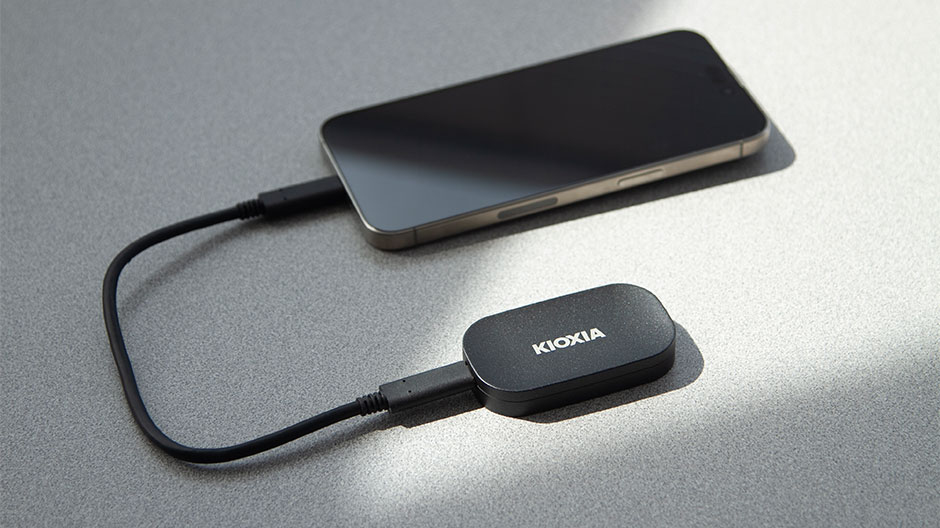 EXCERIA PLUS G2 Portable SSD 2TB thumbnail